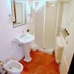 Apartment In Perugia With Pool & Terrace شقة